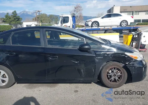 2015 Toyota Prius Two z USA, uszkodzony, nr VIN JTDKN3DU0F1938706